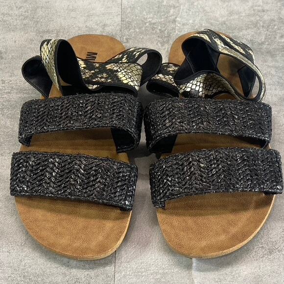 MUK LUKS Women's Black Snake Embossed About Me Ankle-Strap Slide Sandals SZ 7 - Picture 4 of 11